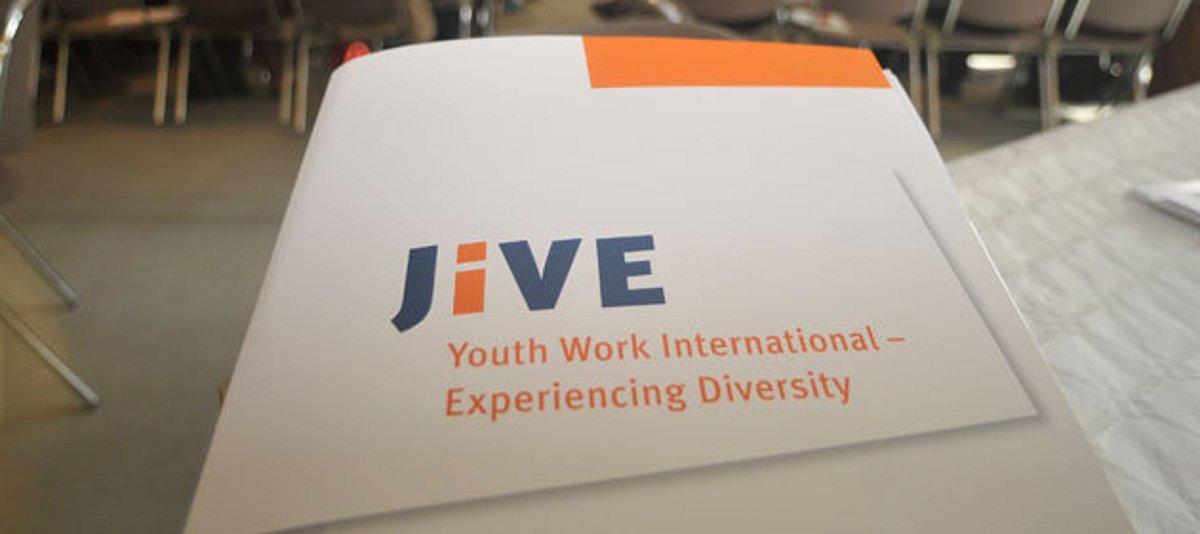 Das JiVe Plakat: Jugendarbeit International Vielfalt erleben