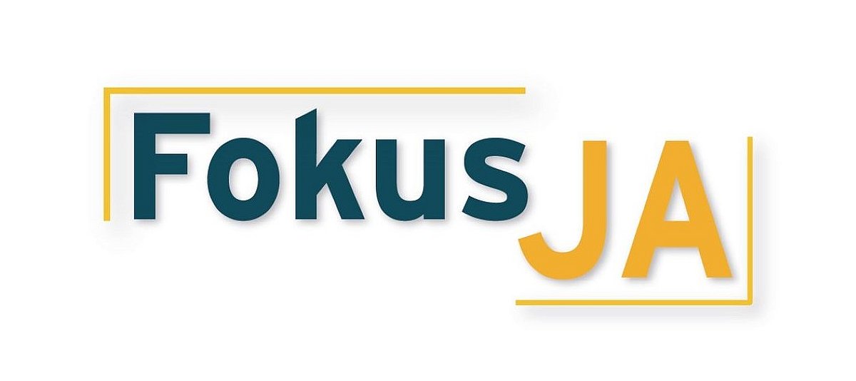 Das Bild zeigt das Logo der Webseite „FokusJA“.