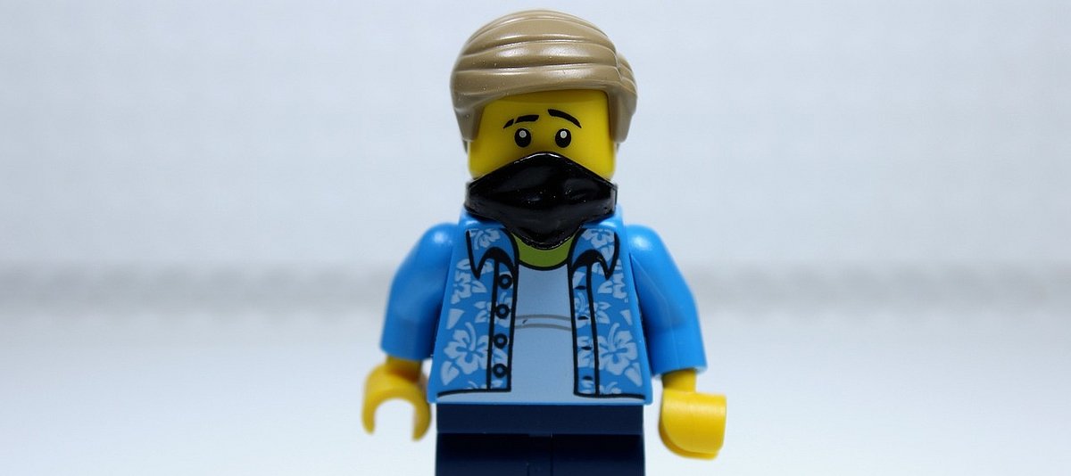 Legofigur mit Mundschutz