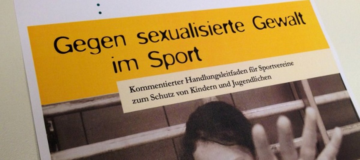Cover der DSJ-Broschüre gegen sexualisierte Gewalt